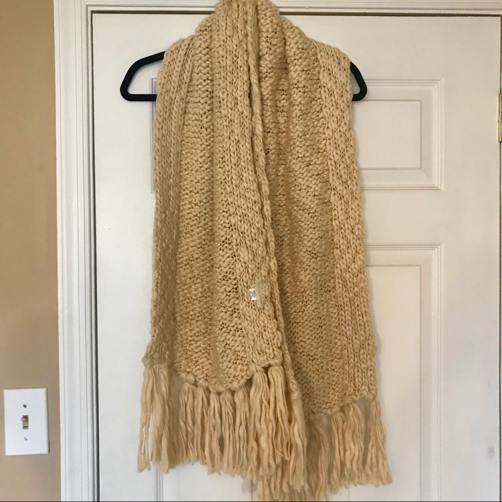 Oversized Chunky Knit Scarf Beige/ Cream/Off white